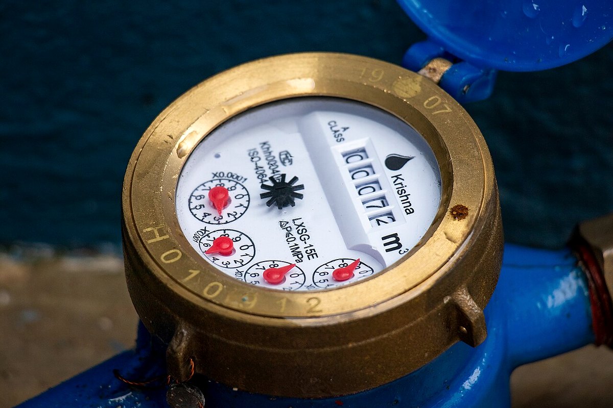 Contador de agua doméstico de 15 mm con esfera de lectura y rueda testigo